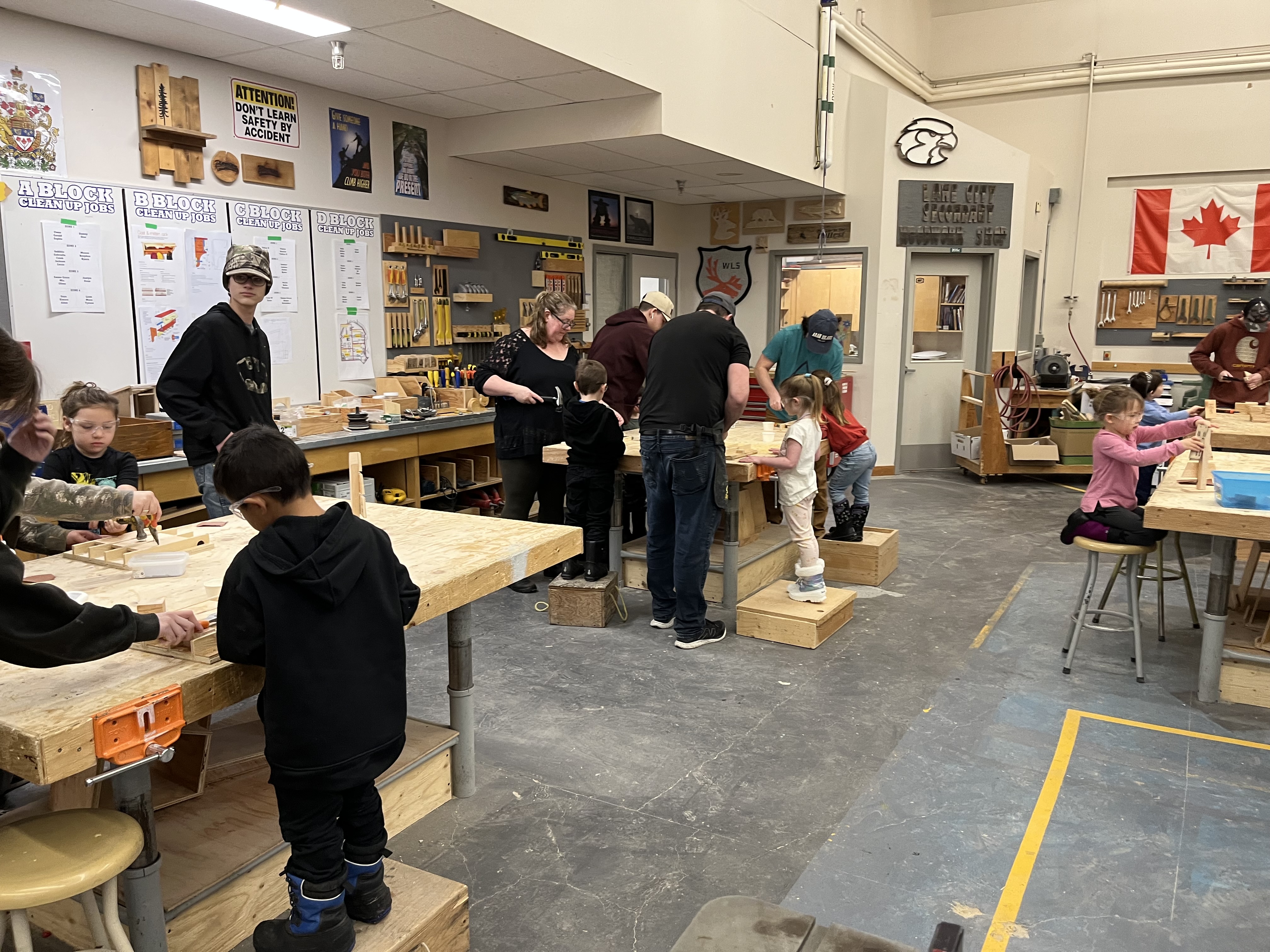 LCSS students work with K's 1 Curt Levens